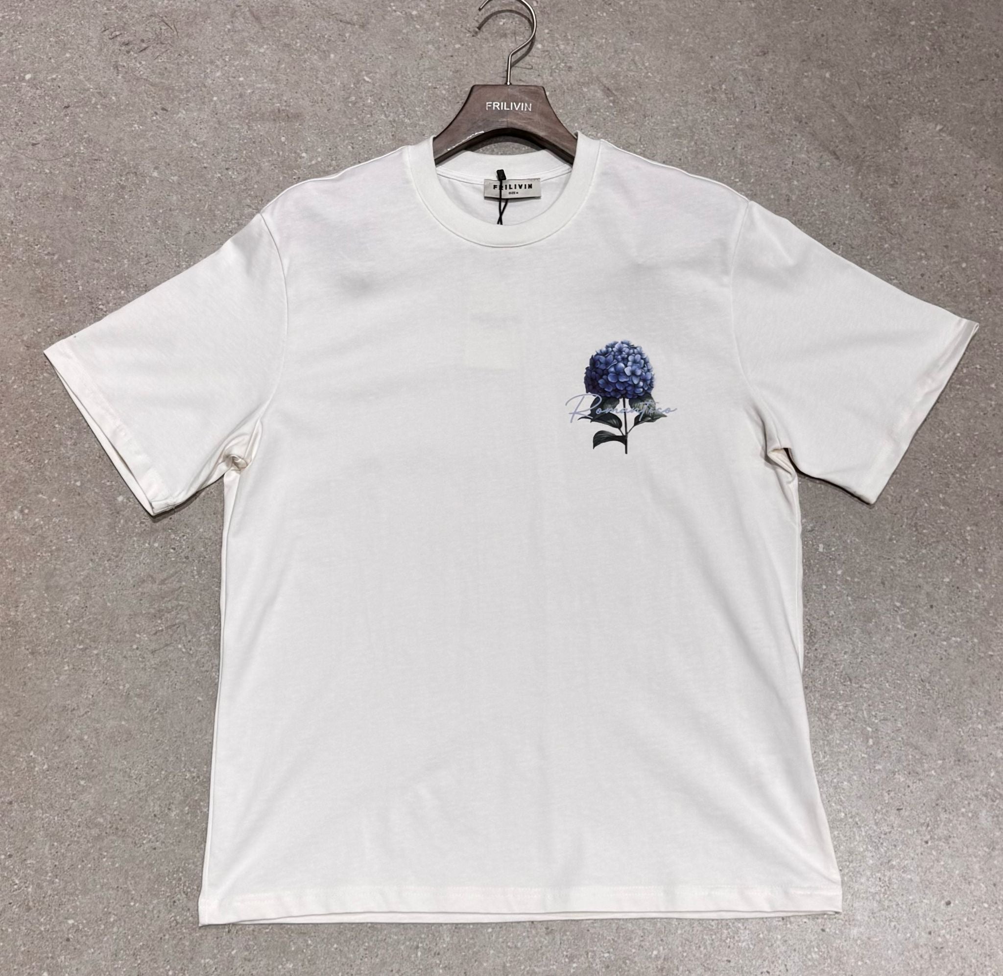 T-shirt Romantico Fleur Blanc – Style Urbain et Minimaliste