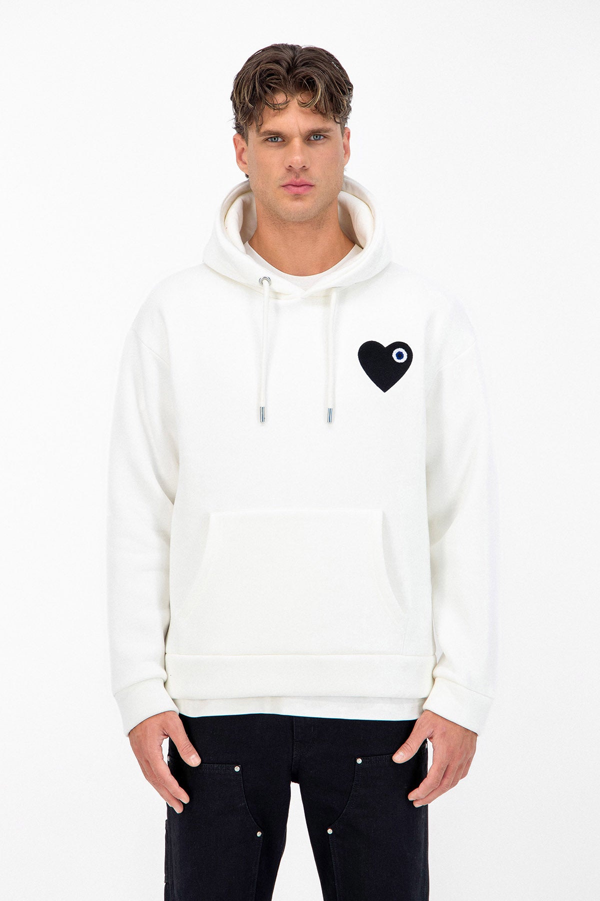 Sweat LOVE Blanc - Coeur brodé Noir