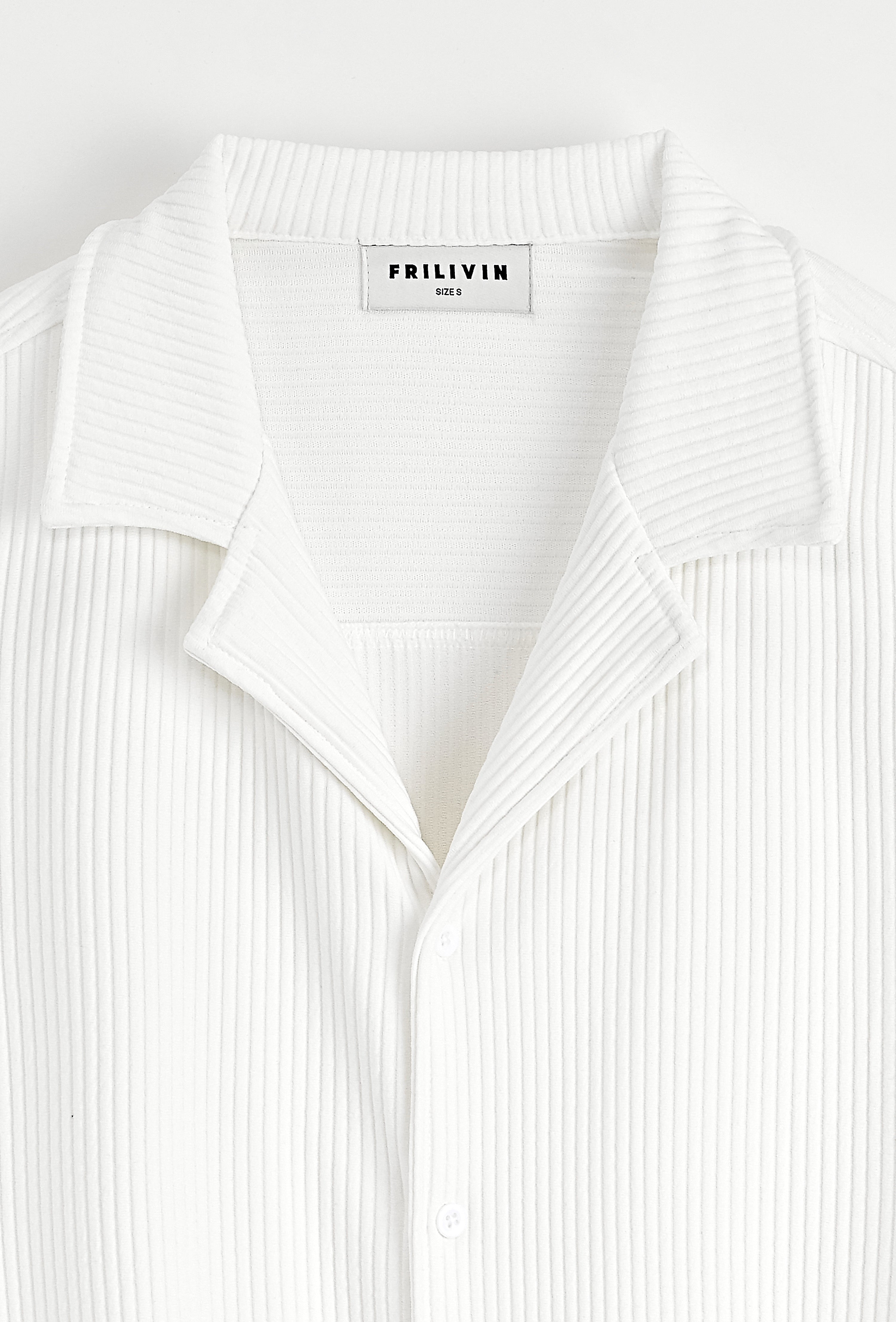 Ensemble Abagnale Blanc – Le faux calme du gentleman