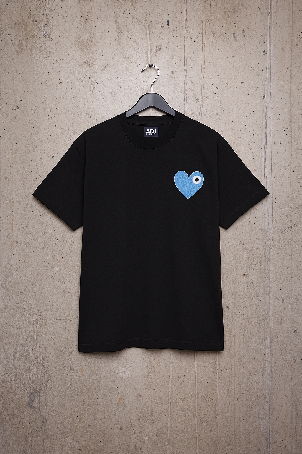 T-shirt LOVE Noir - Coeur brodé Bleu
