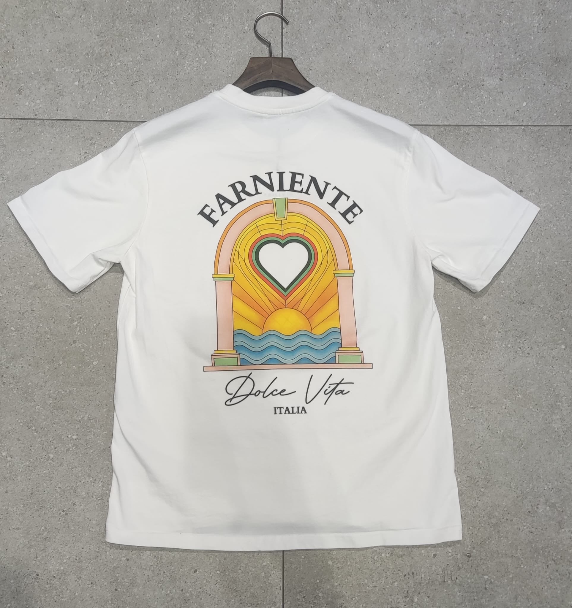 T-shirt Farniente Blanc – Style Urbain et Minimaliste