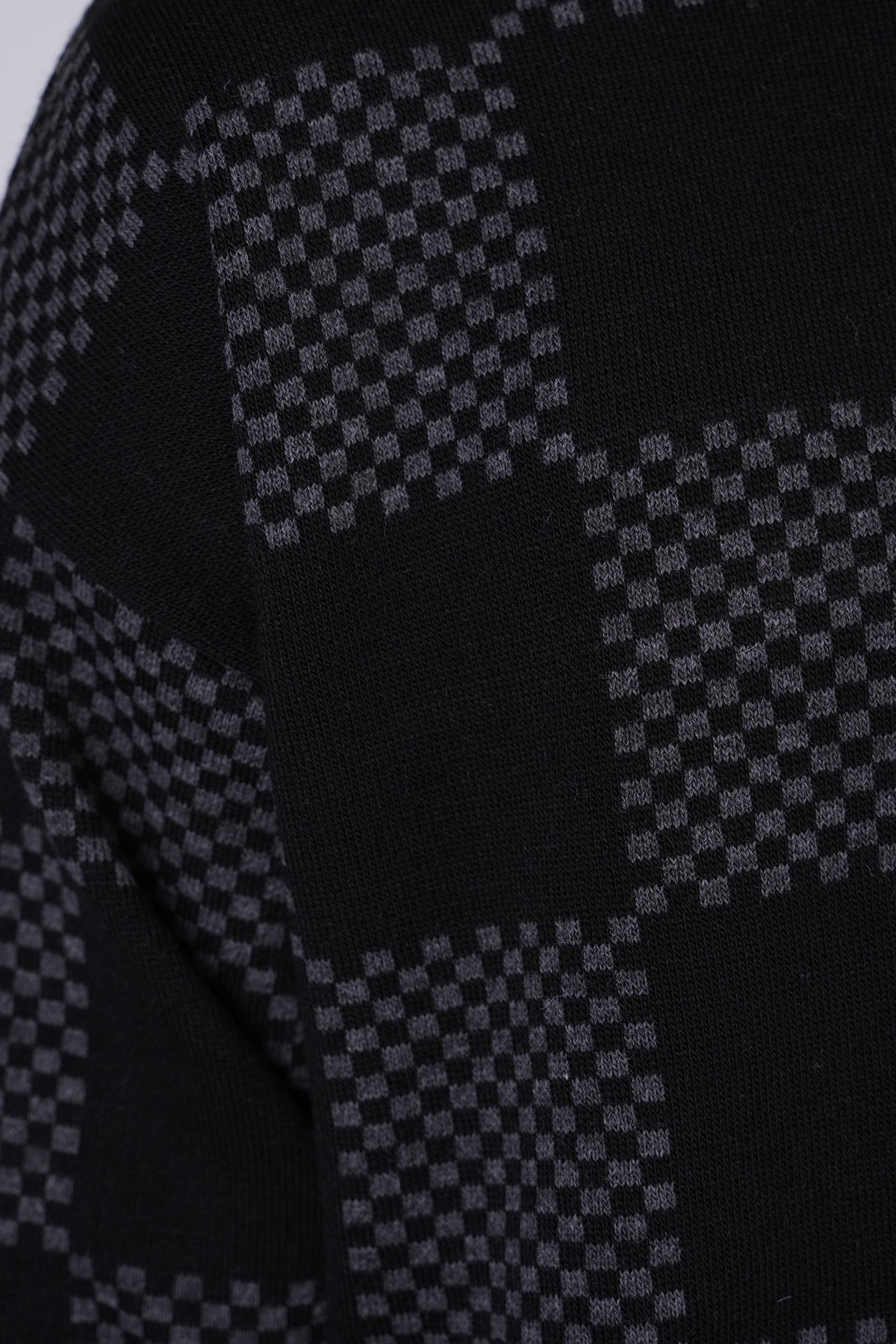 Pull Carreau Noir - Quadrillé et Moderne