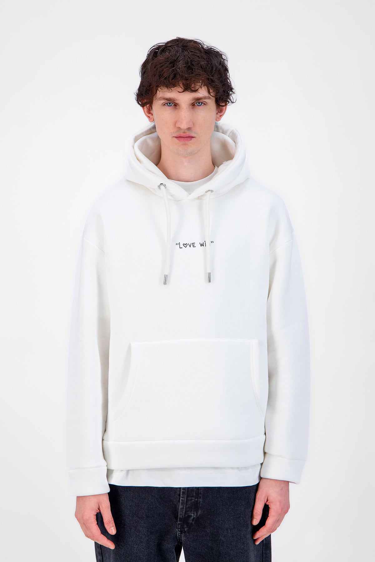 Sweat Love Win Blanc – Message fort et tendance streetwear