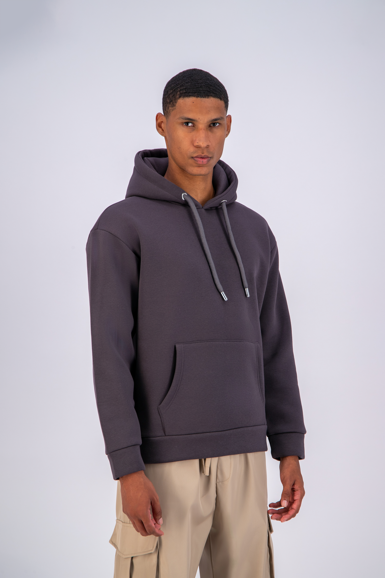 Sweat Uni Antracite Oversize – Simplicité Urbaine, Confort Premium