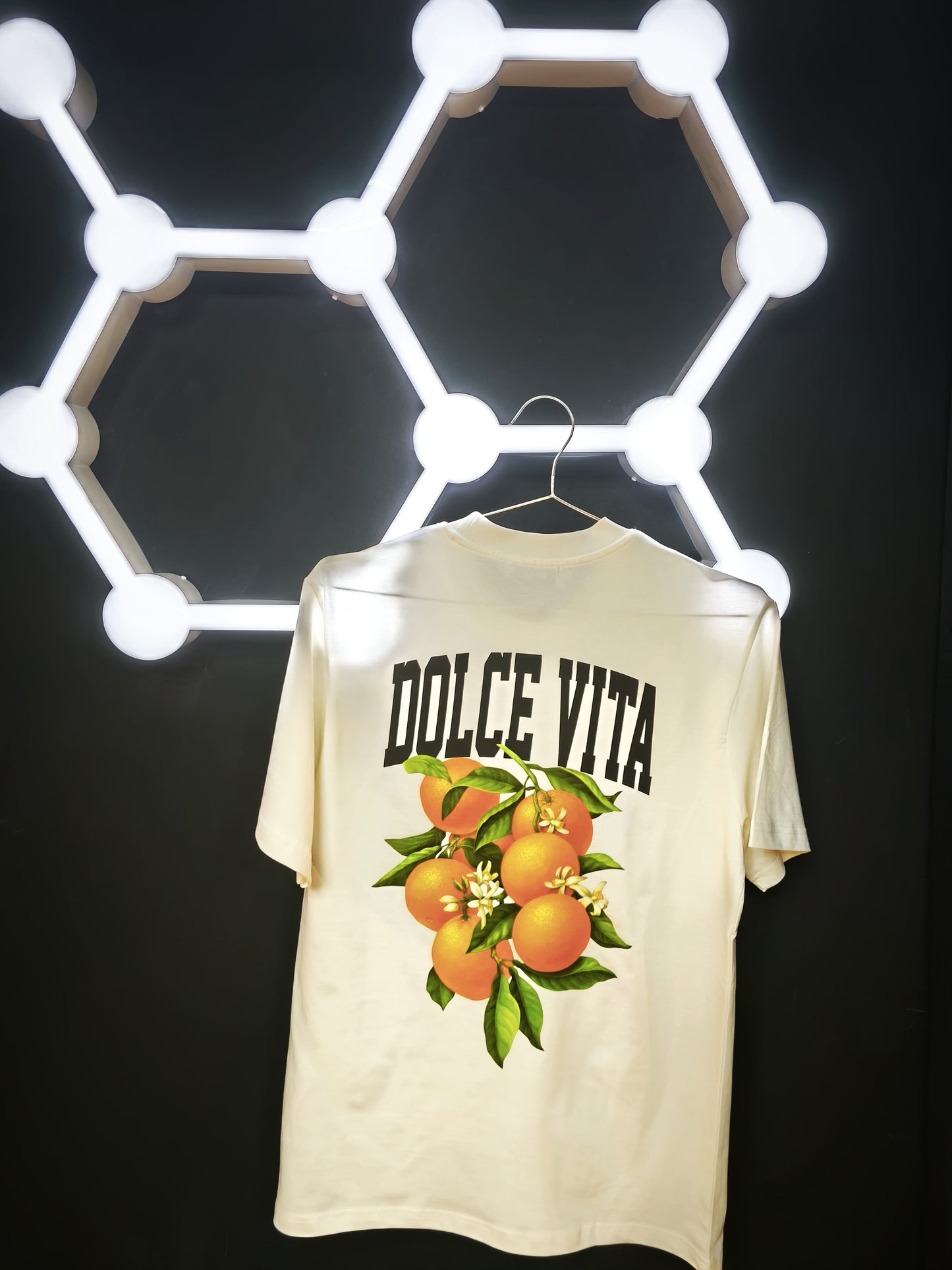 T-shirt Dolce Vita Blanc – Style Urbain et Minimaliste