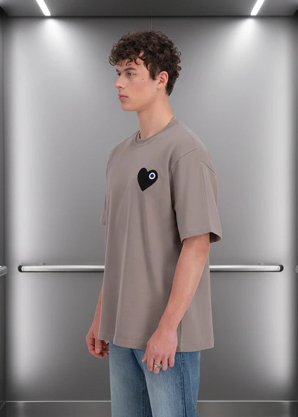 T-shirt LOVE Marron : Coupe oversize & Coeur noir