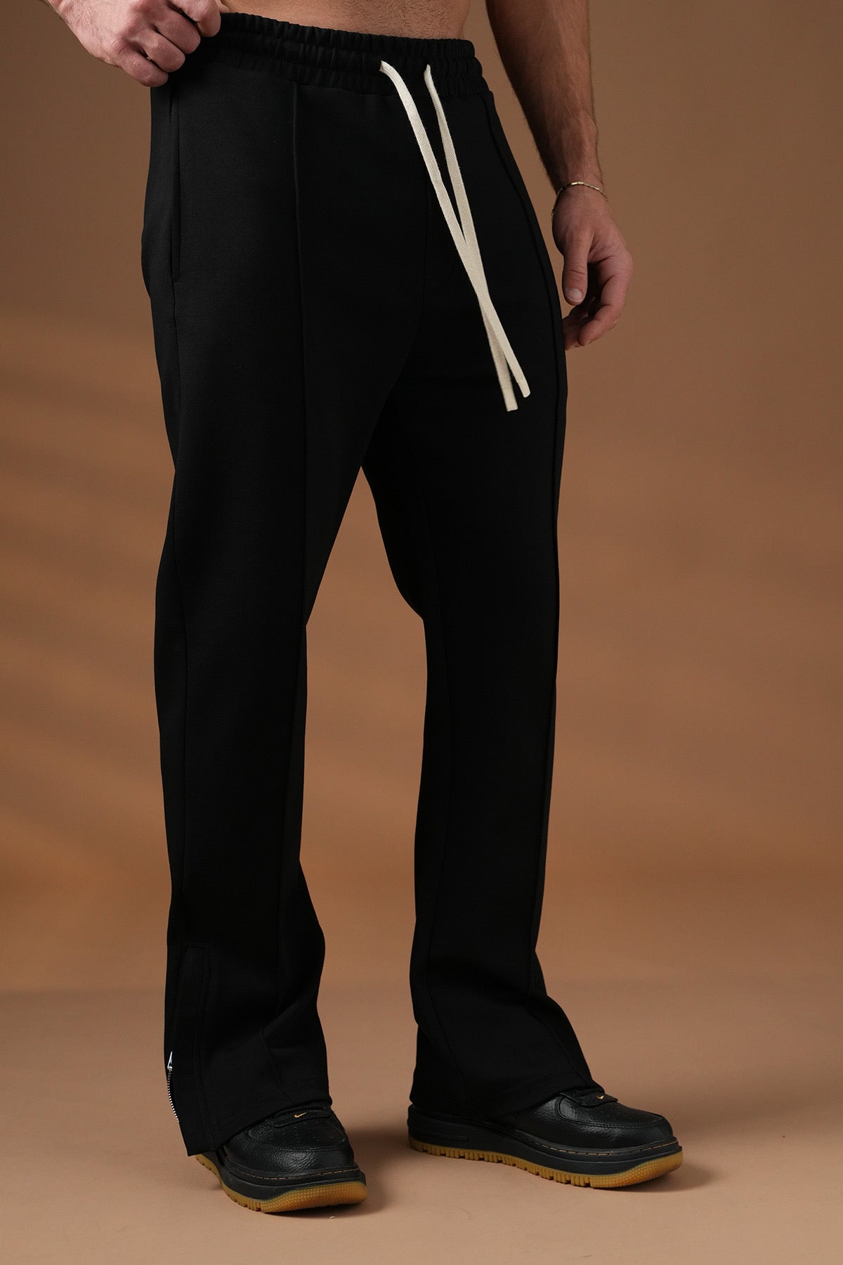 Pantalon Amsterdam Noir : Coupe droite & Zip tendance
