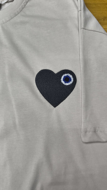 T-shirt LOVE Beige - Coeur brodé Gris