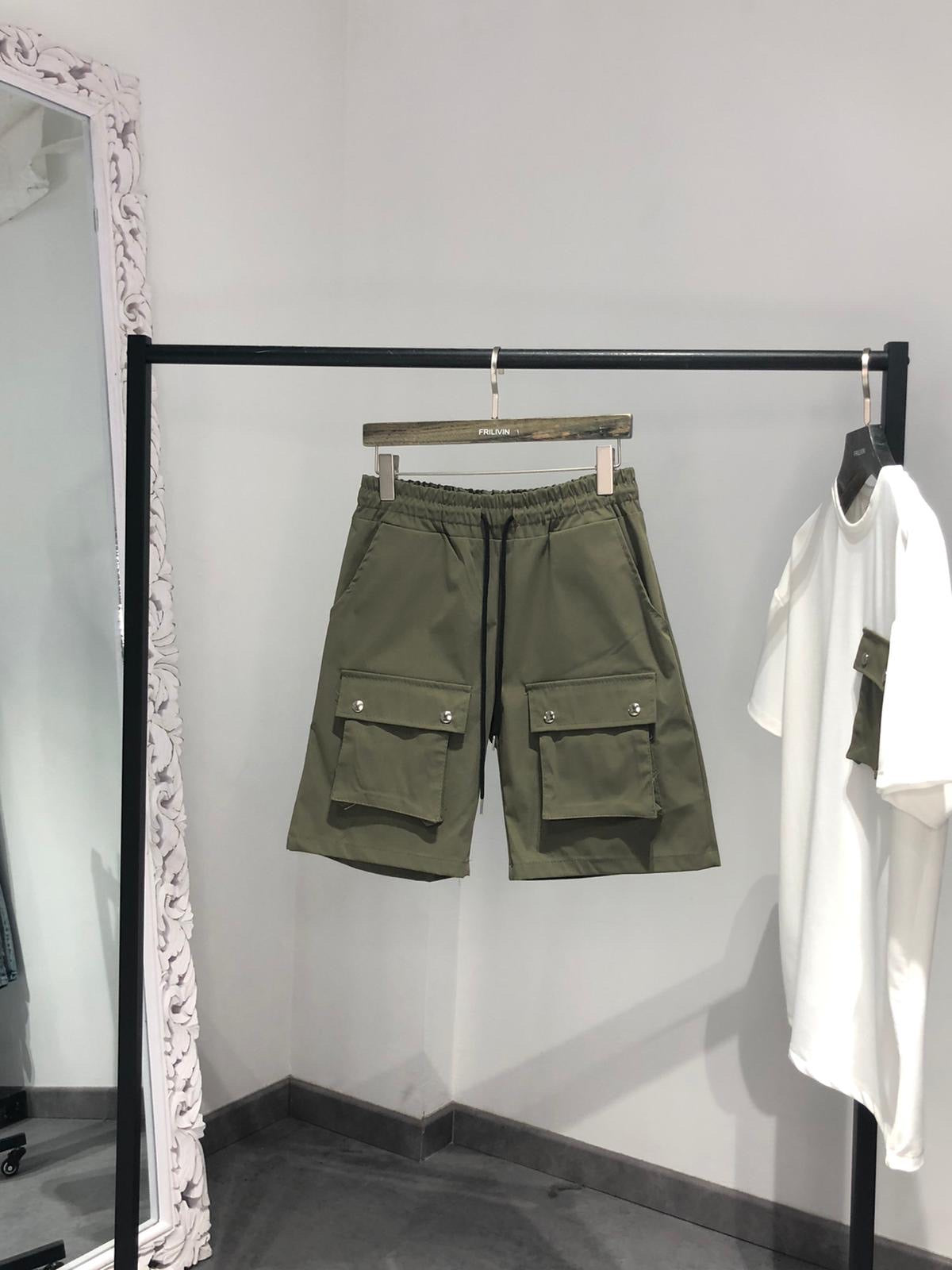 Short Tokyo Kaki – Précision de la Rue & Codes de l’Ombre