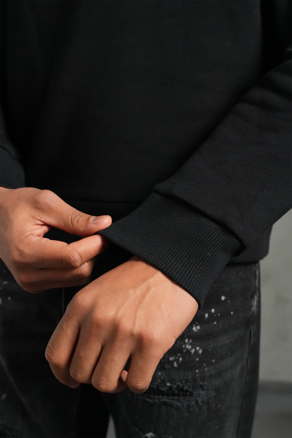 Pull Paris Noir : Droit & Zippé