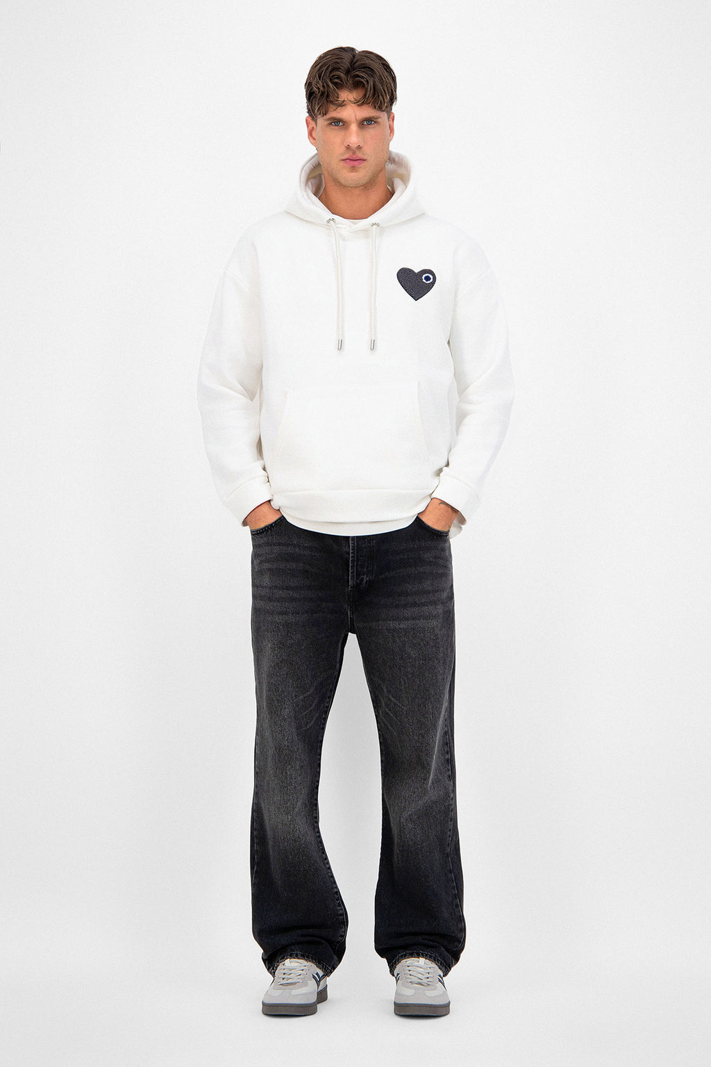 Sweat LOVE Blanc - Coeur brodé Gris Anthracite