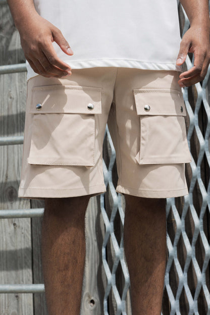 Short Tokyo Beige – Précision de la Rue & Codes de l’Ombre