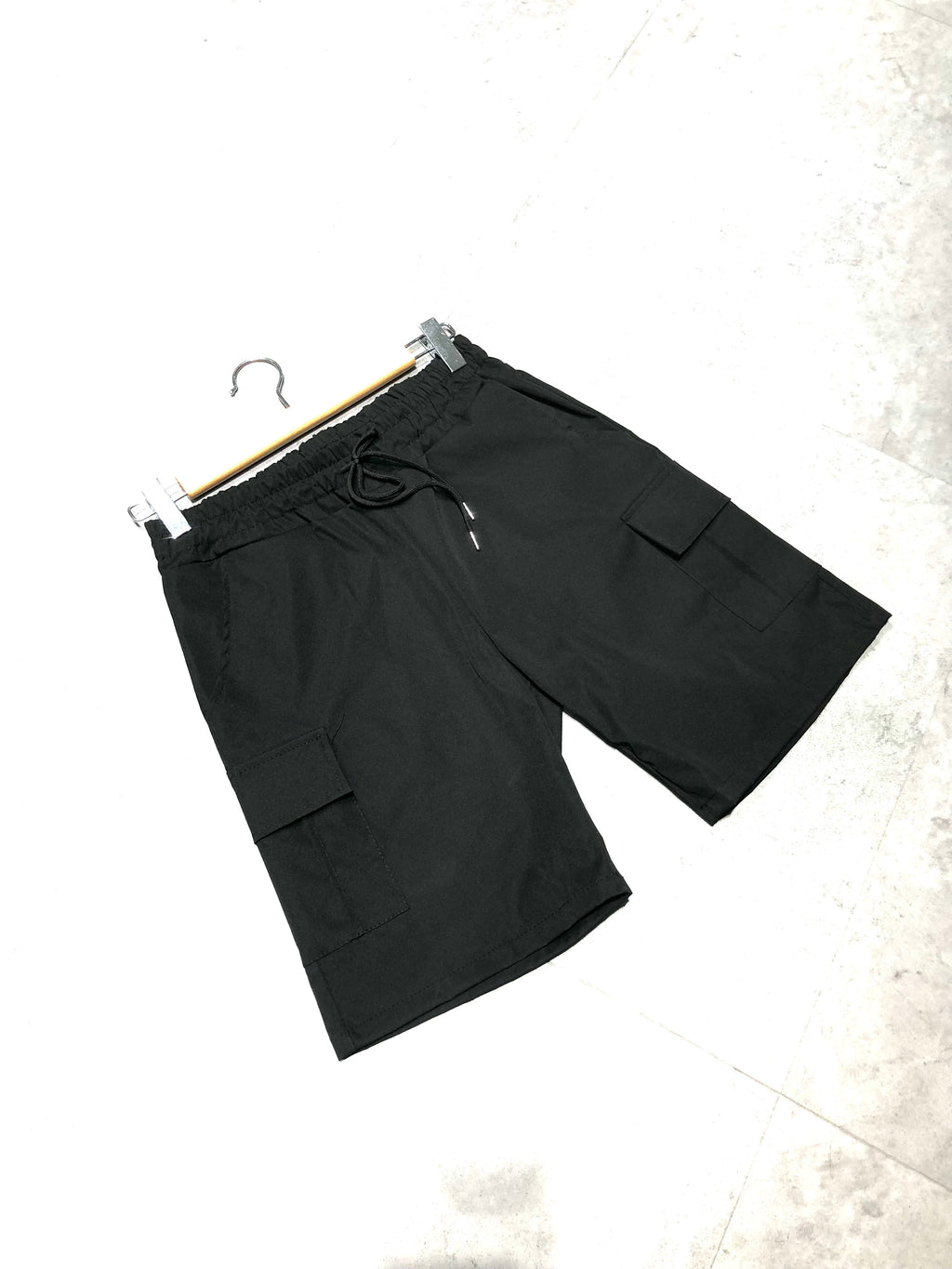 Short Moscou Noir – Silence, Réseau & Style