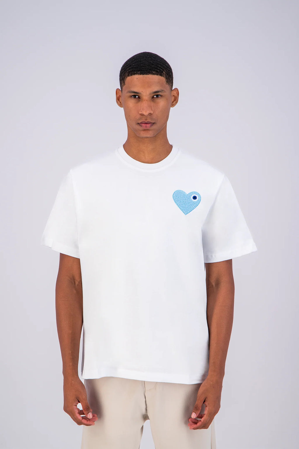 T-shirt LOVE Blanc - Coeur brodé Bleu