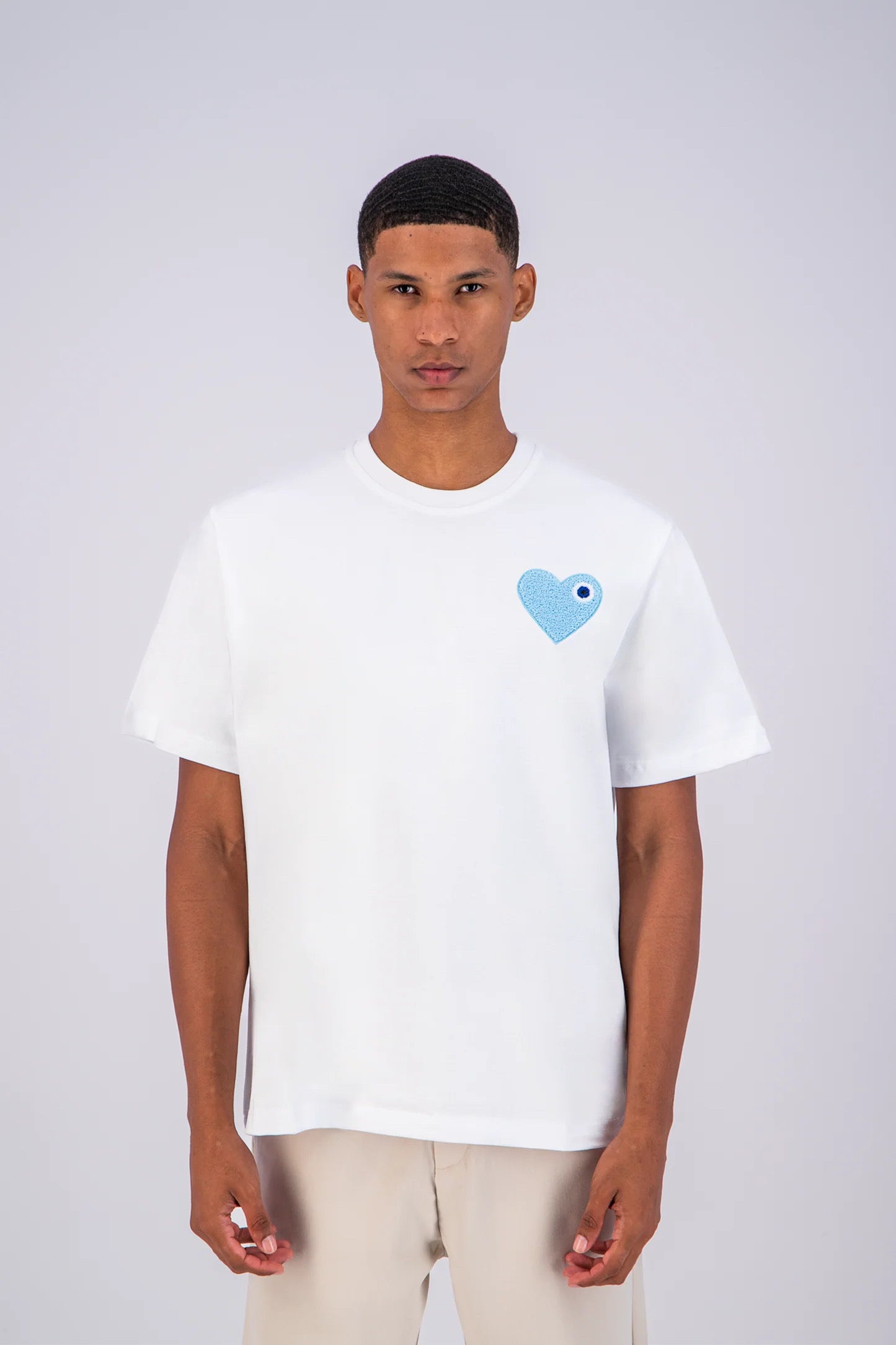 T-shirt LOVE Blanc - Coeur brodé Bleu