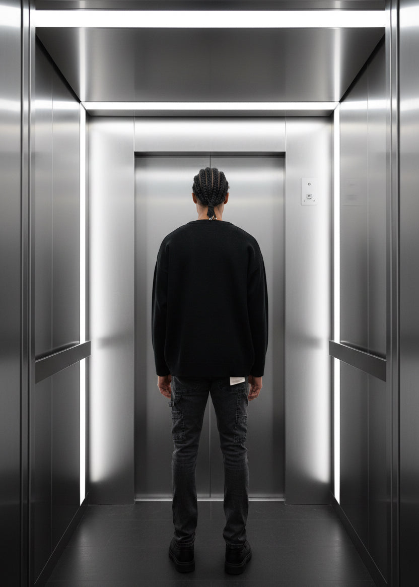 Pull Cannes Noir : Coupe droite  & Code Fleur