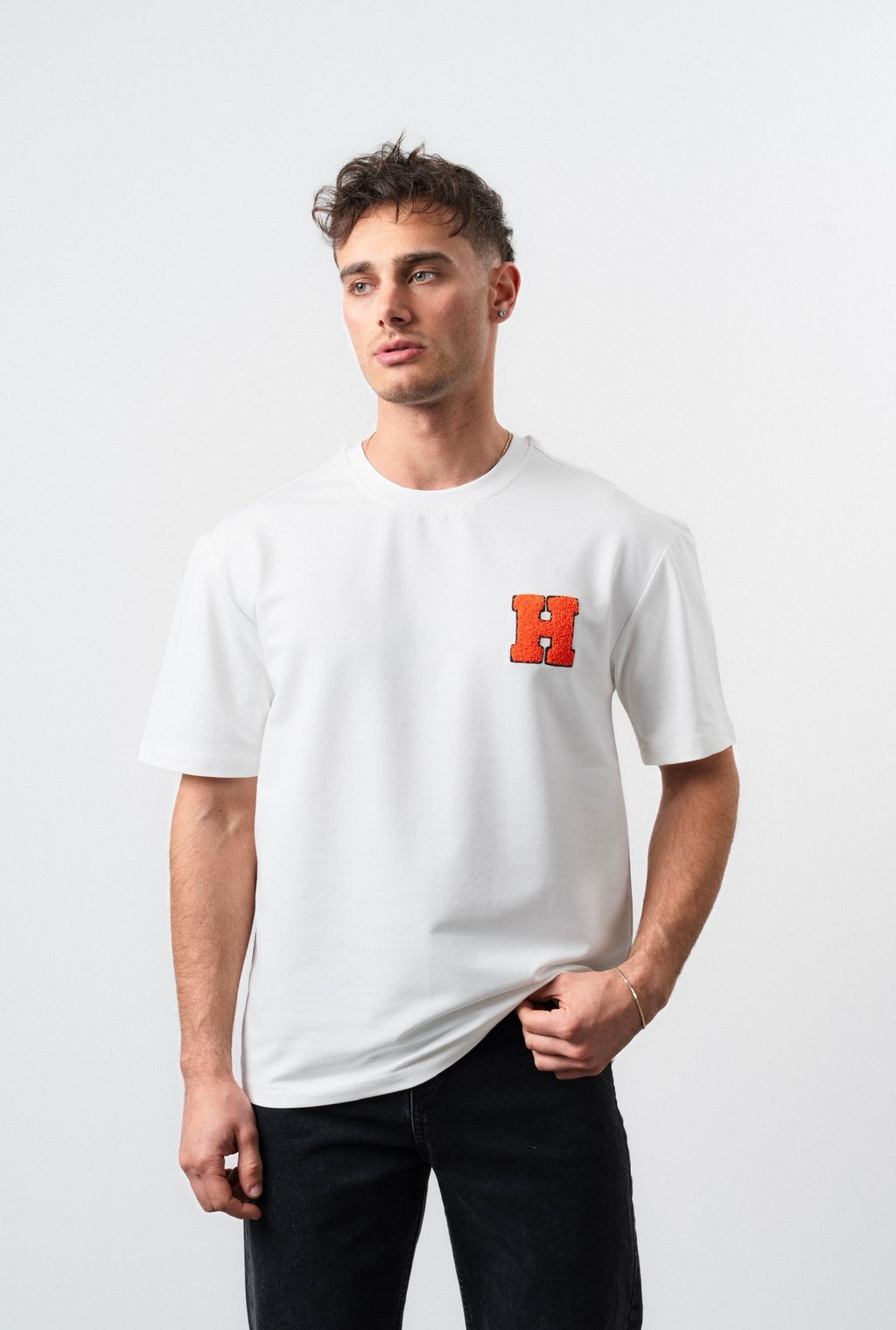 T-Shirt « H » Blanc : Coupe Oversive & London Style