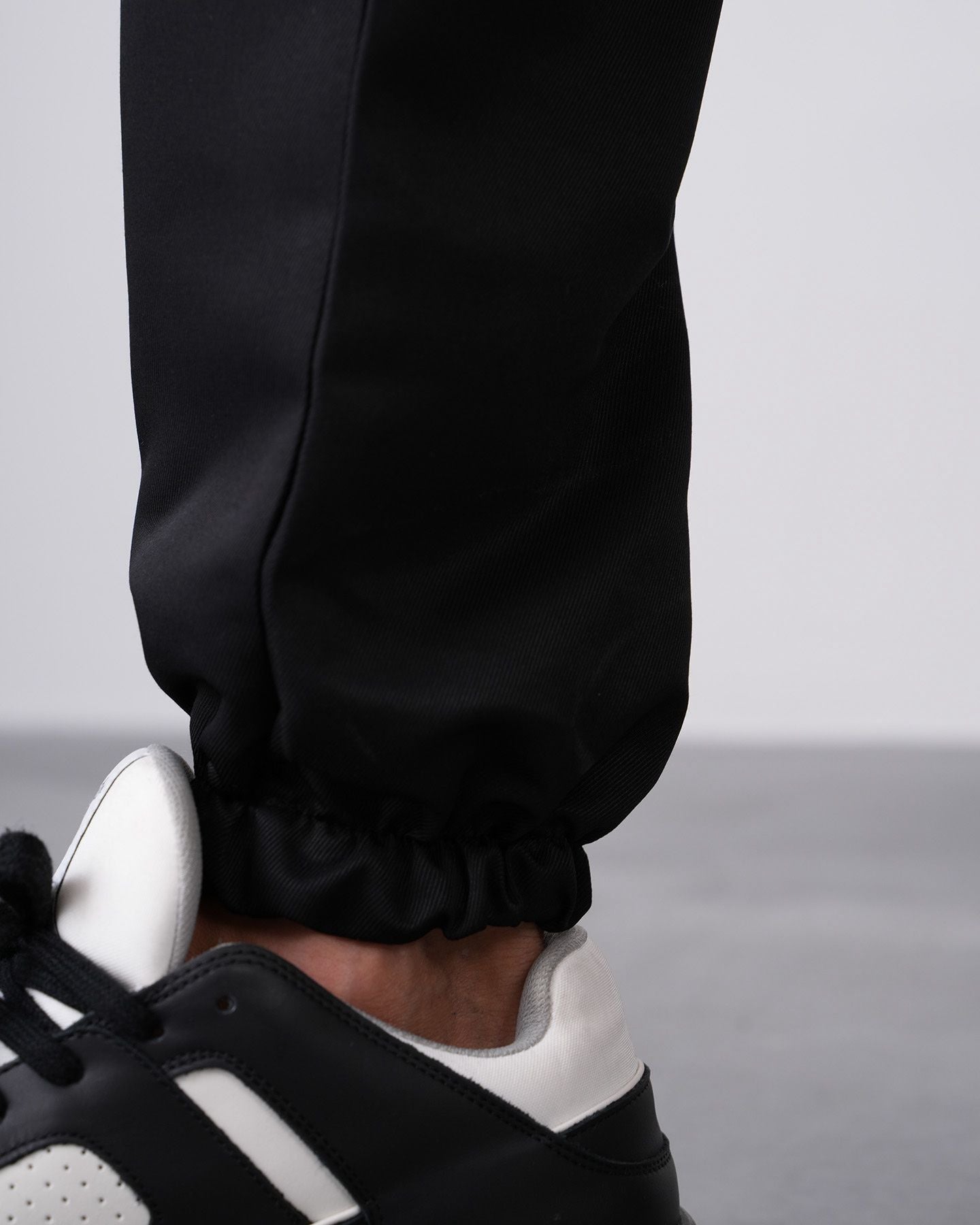 Cargo Marbella Noir : Zip caliente & Codes de l’Ombre