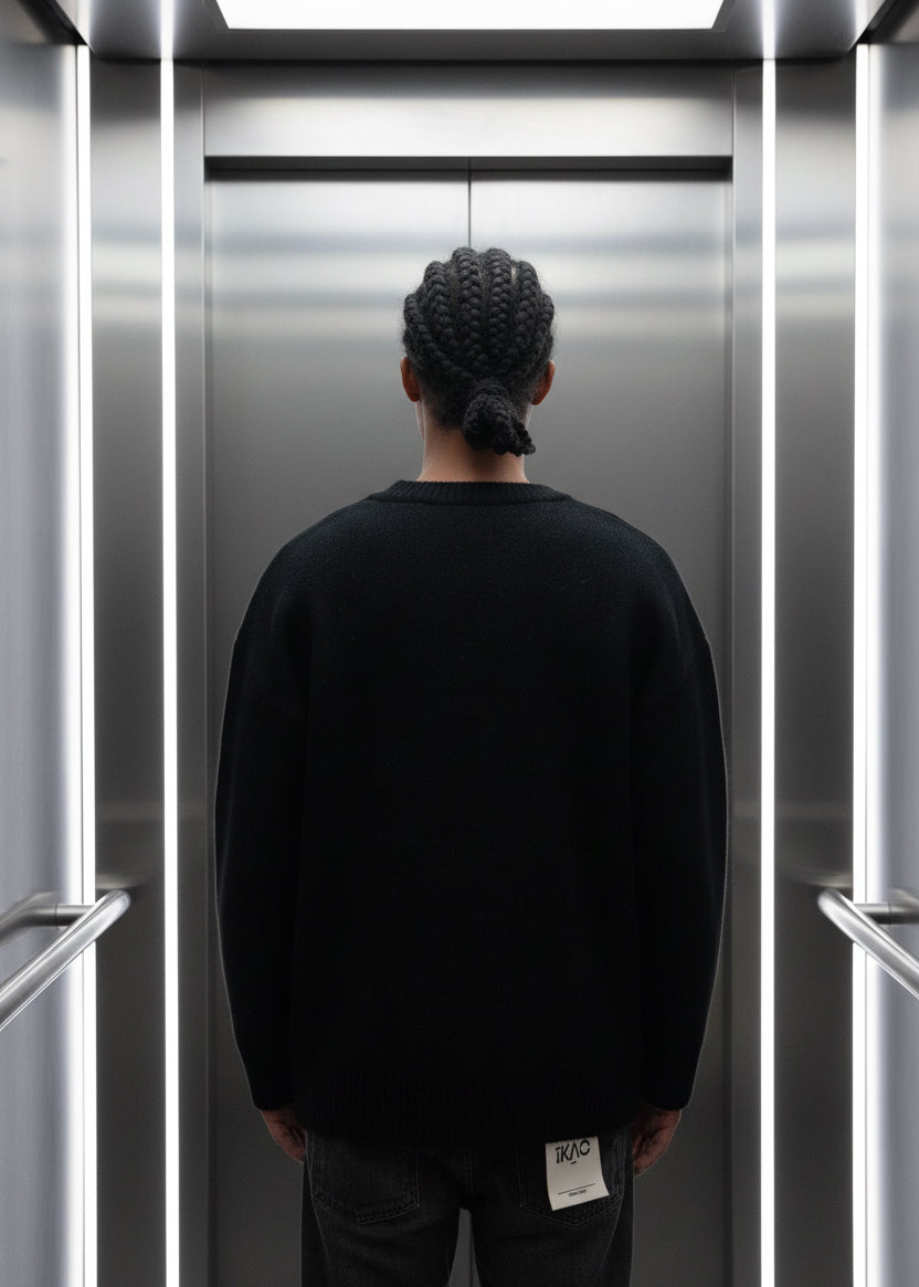 Pull Love Noir : Coupe Droite & Mode Minimaliste