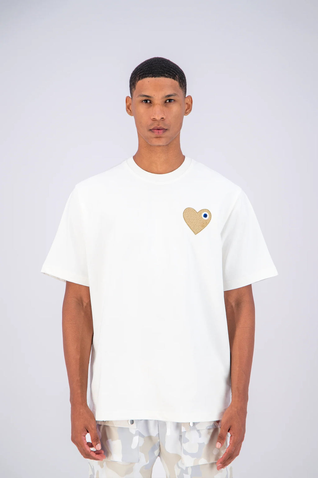 T-shirt LOVE Blanc - Coeur brodé Beige