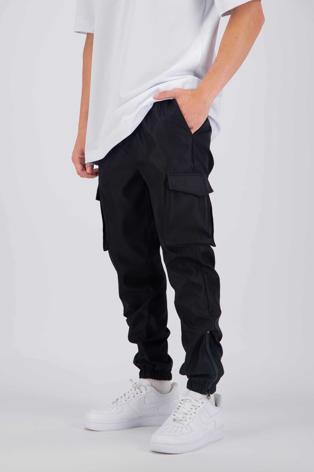 Cargo Paris Noir -La Signature du Bitume Parisien