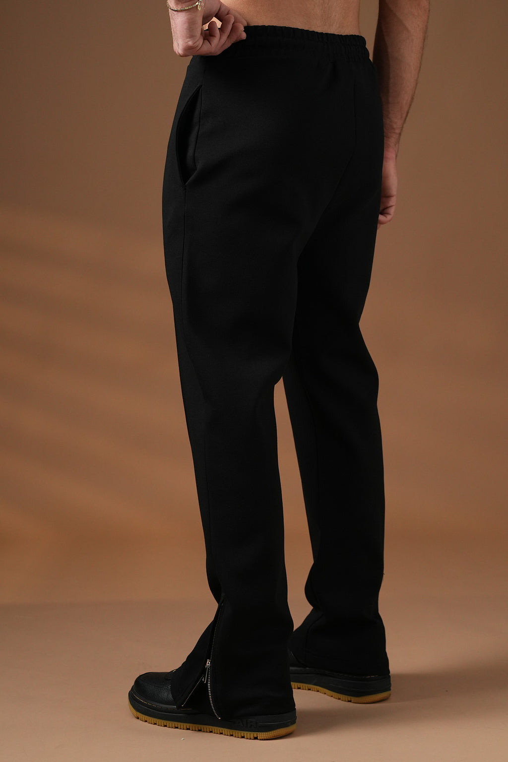 Pantalon Amsterdam Noir : Coupe droite & Zip tendance