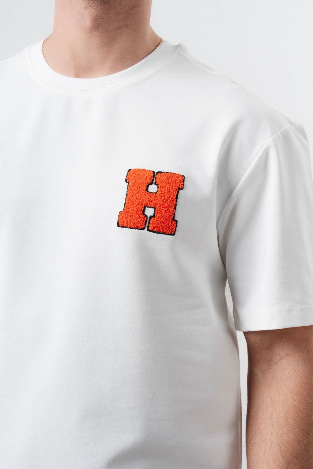T-Shirt « H » Blanc : Coupe Oversive & London Style