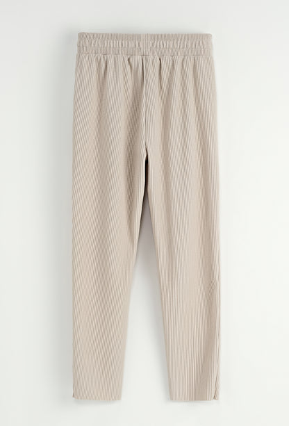 Ensemble Pantalon Frank Abagnale Beige – Le faux calme du gentleman