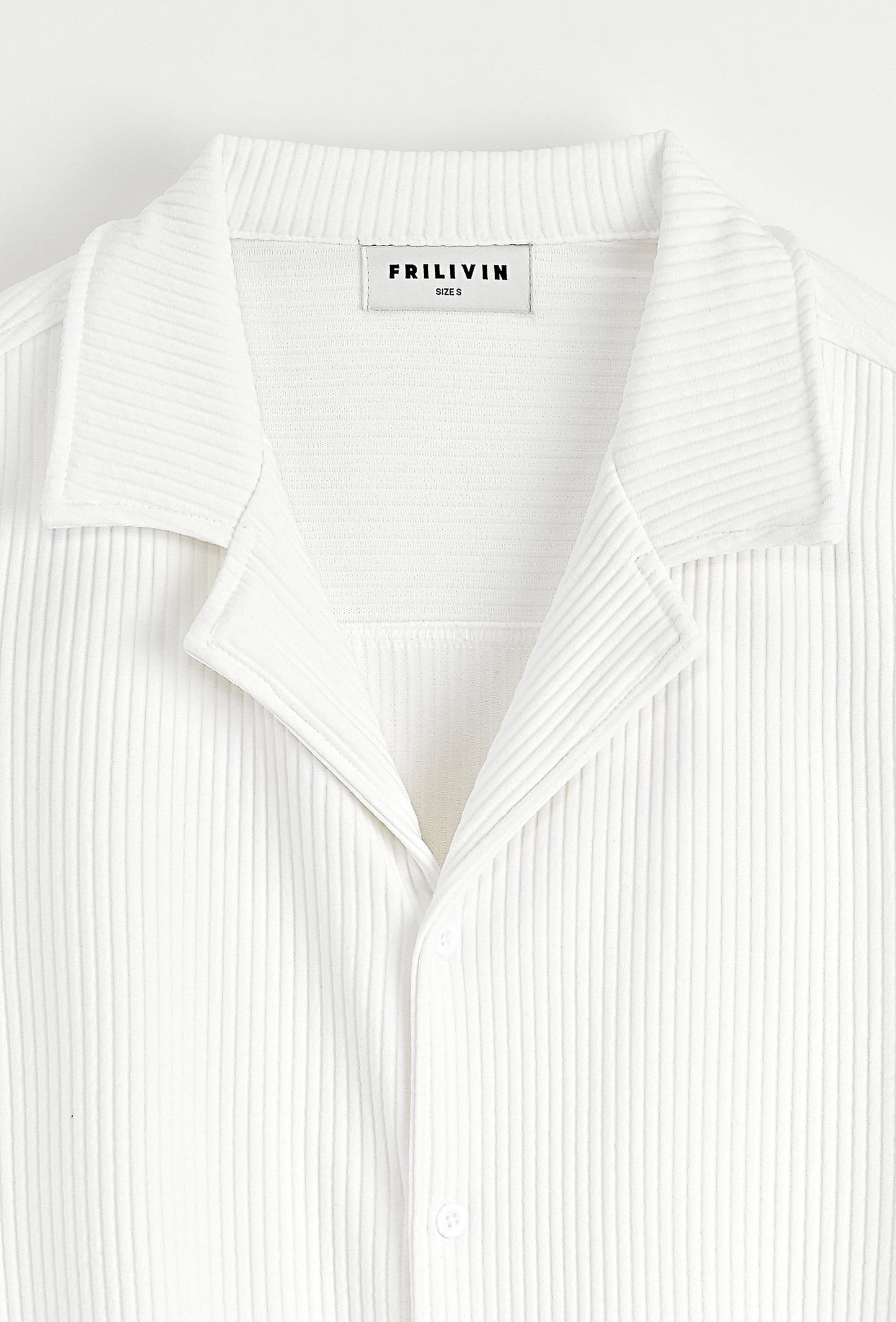 Ensemble Pantalon Frank Abagnale Blanc – Le faux calme du gentleman