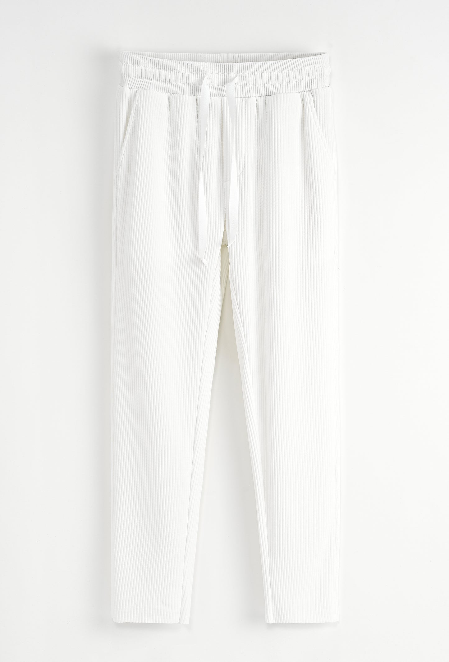 Ensemble Pantalon Frank Abagnale Blanc – Le faux calme du gentleman