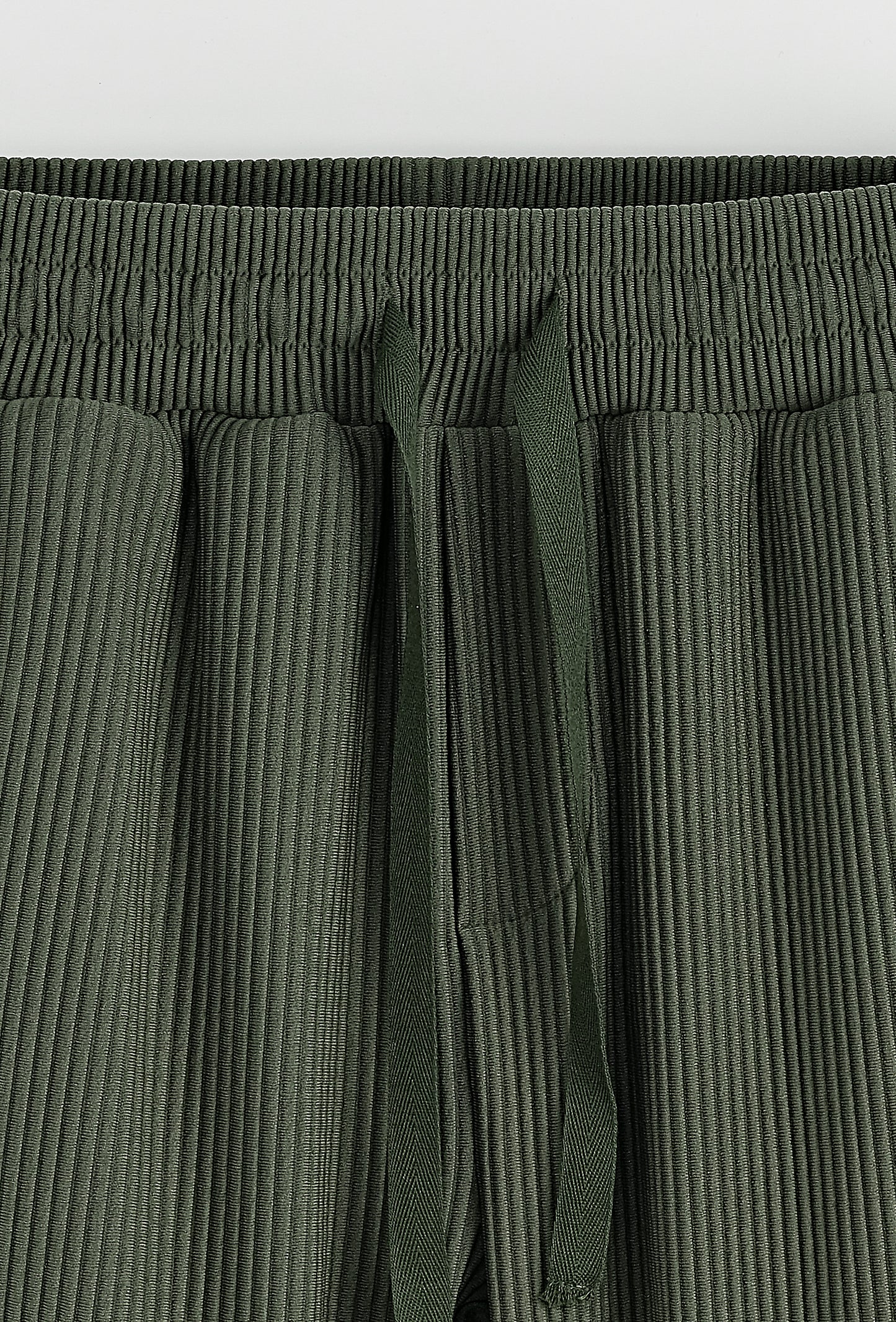 Ensemble Pantalon Frank Abagnale Kaki – Le faux calme du gentleman