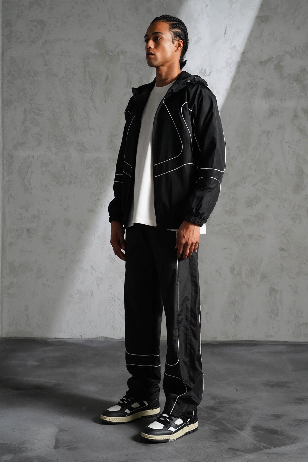 Ensemble Jogging Manchester Style Noir : Oversize black & White Line