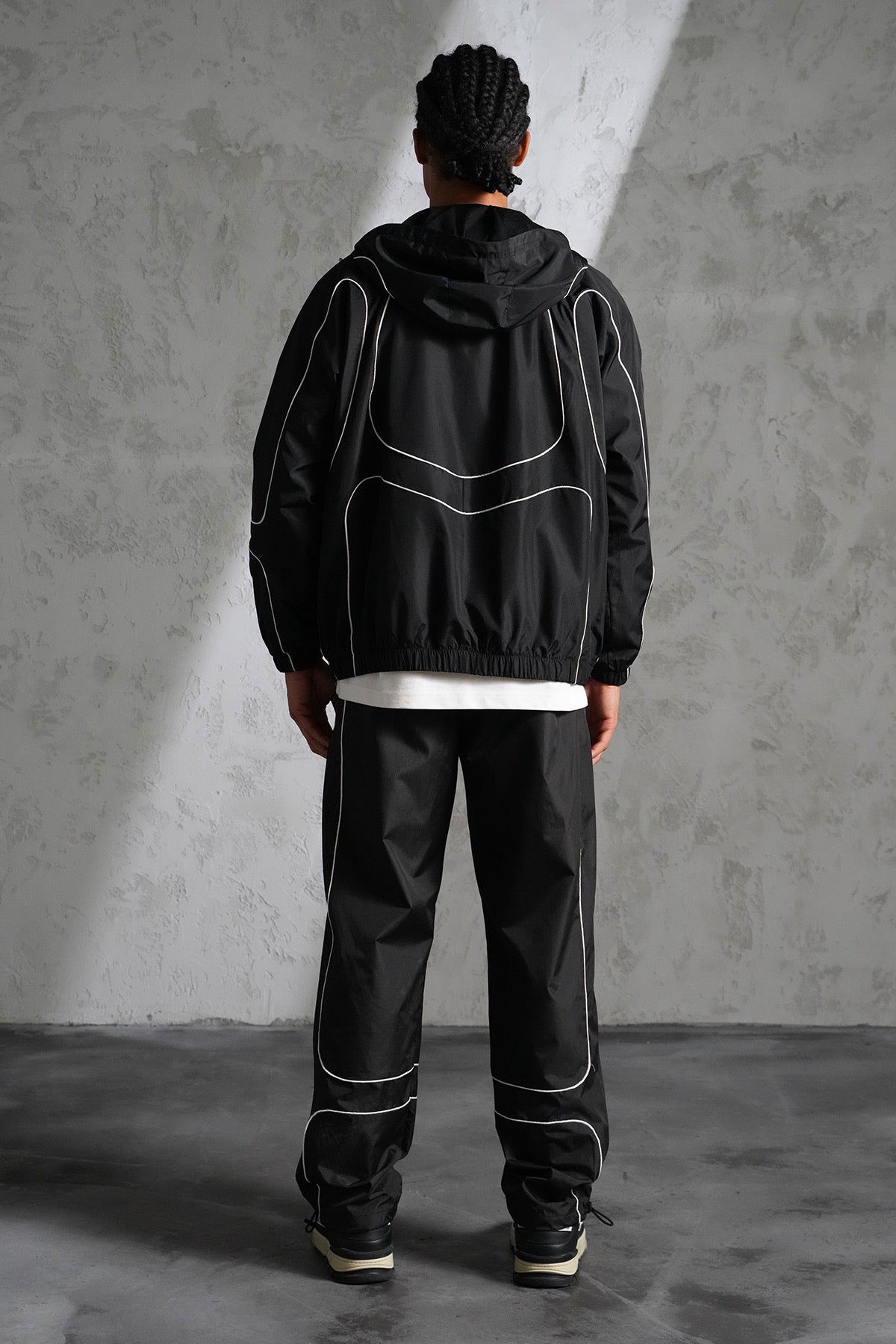 Ensemble Jogging Manchester Style Noir : Oversize black & White Line