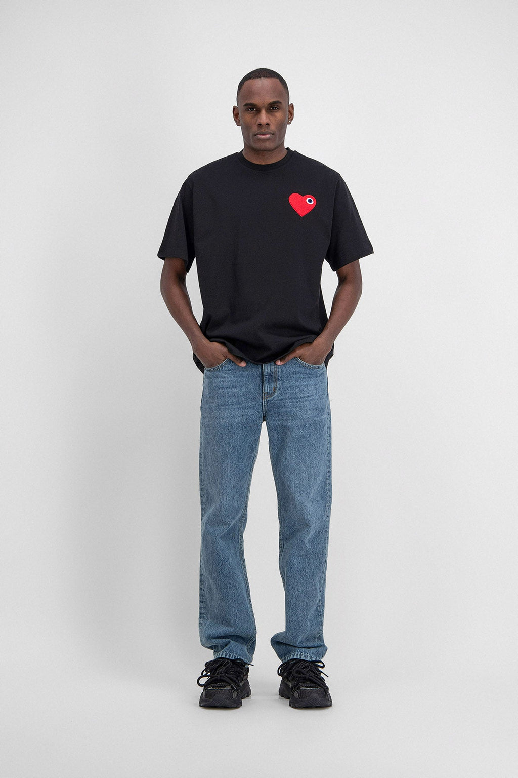 T-shirt LOVE Noir - Coeur brodé Rouge