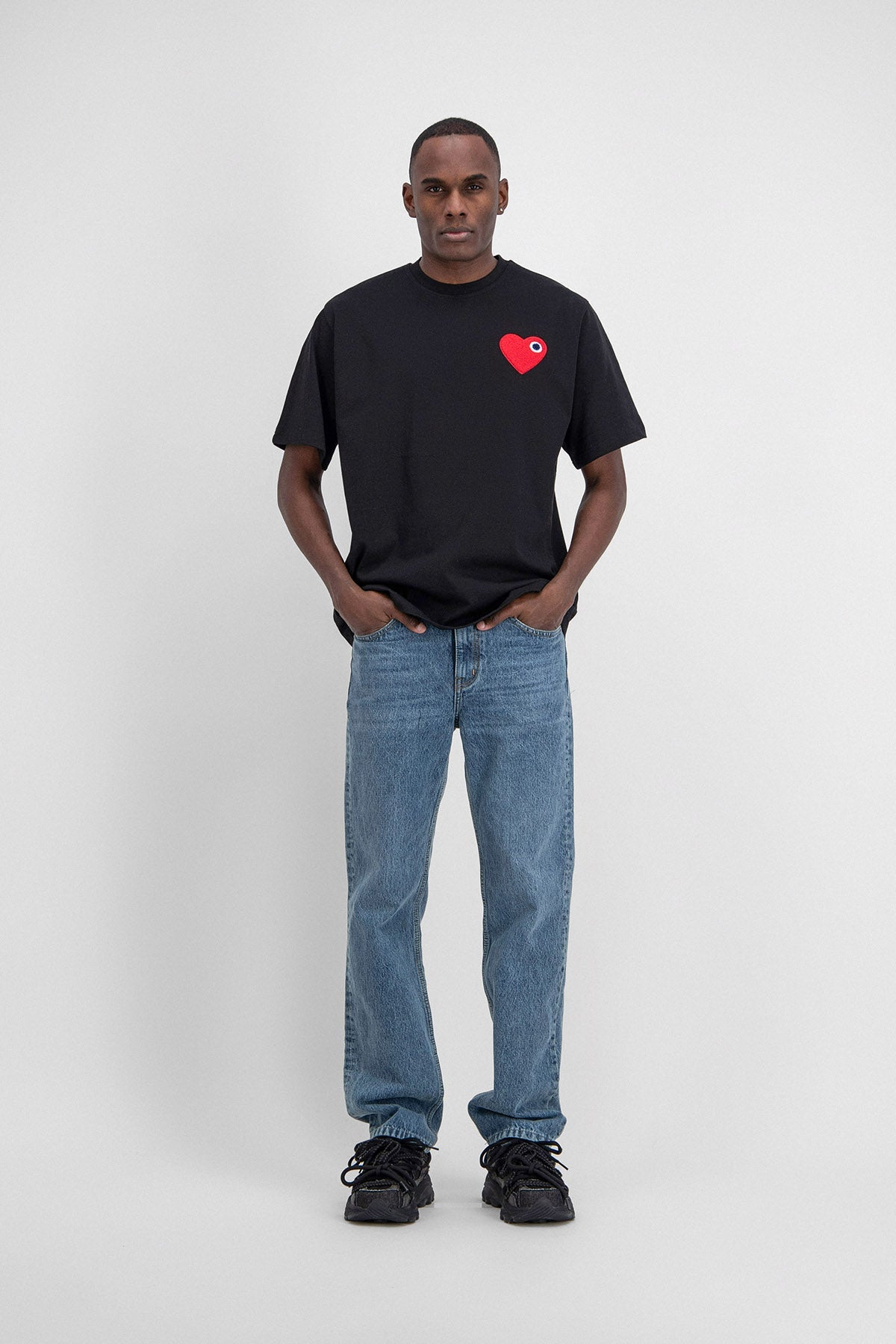 T-shirt LOVE Noir - Coeur brodé Rouge