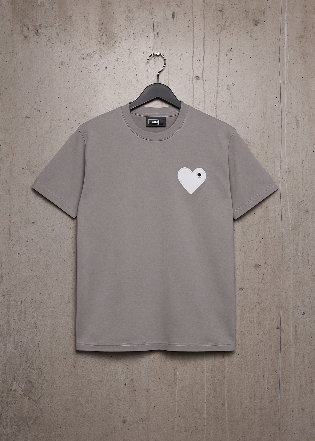 T-shirt LOVE Marron : Coupe oversize & Coeur blanc