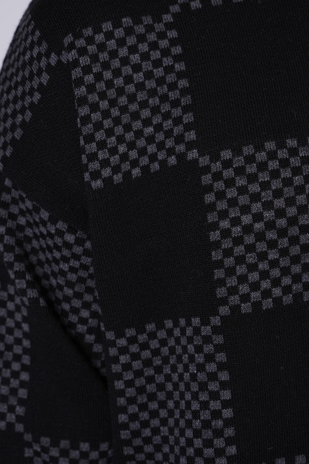 Pull Carreau Noir - Quadrillé et Moderne