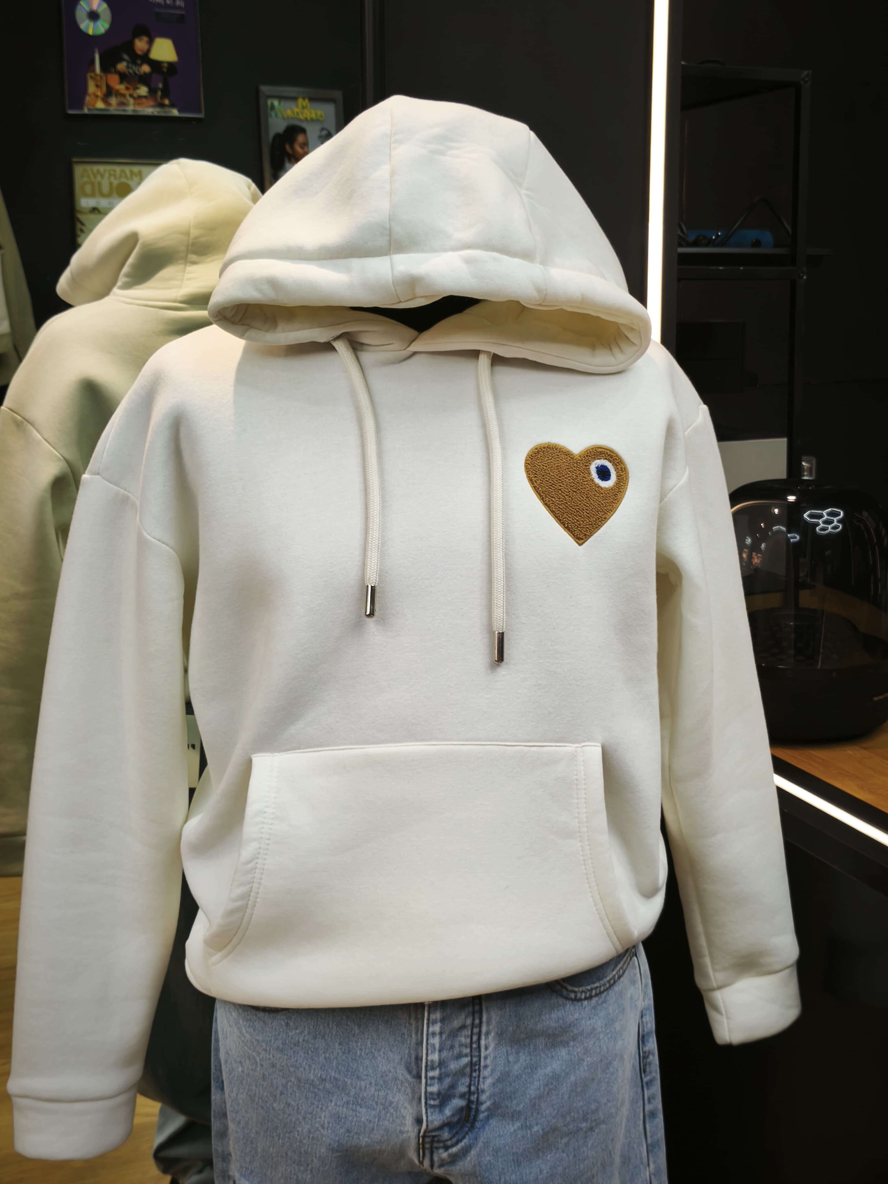 Sweat LOVE Blanc - Coeur brodé Beige