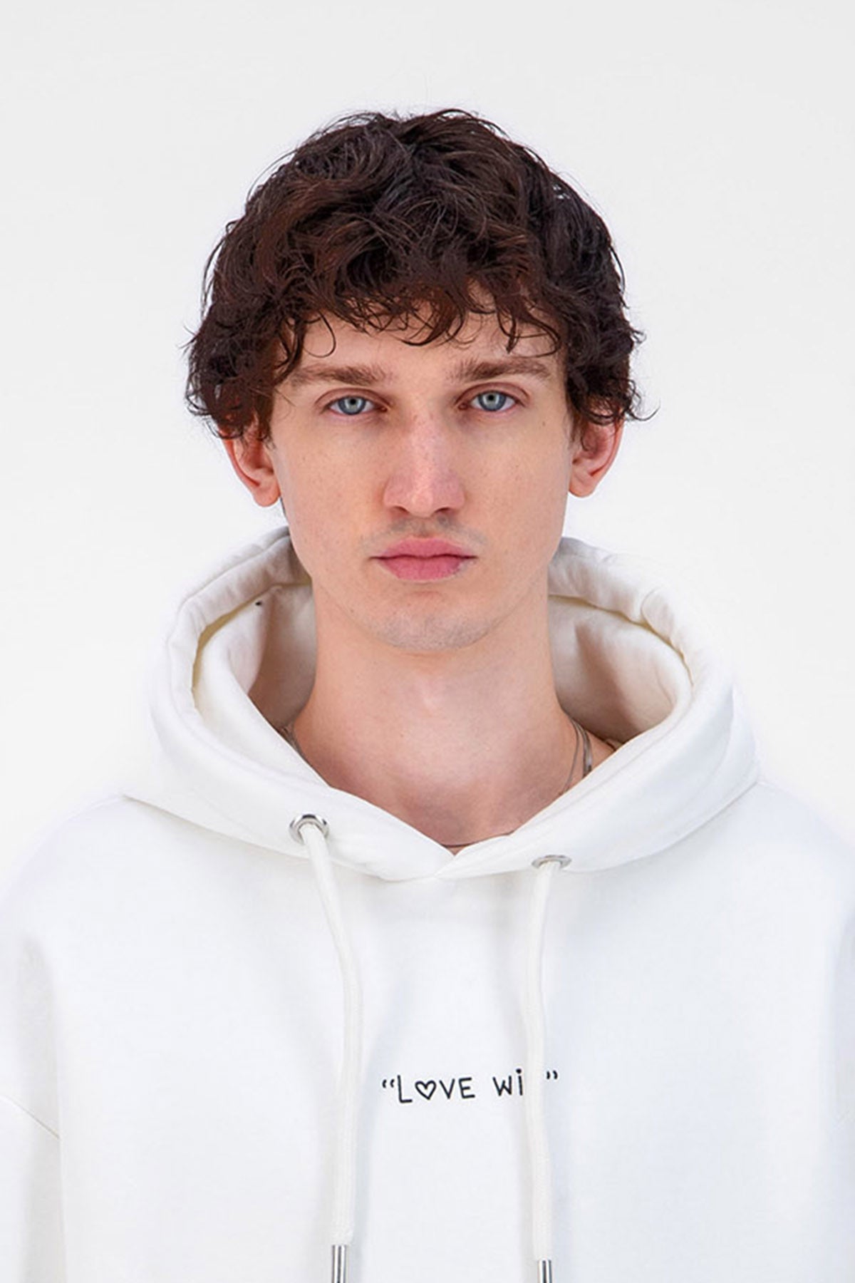 Sweat Love Win Blanc – Message fort et tendance streetwear
