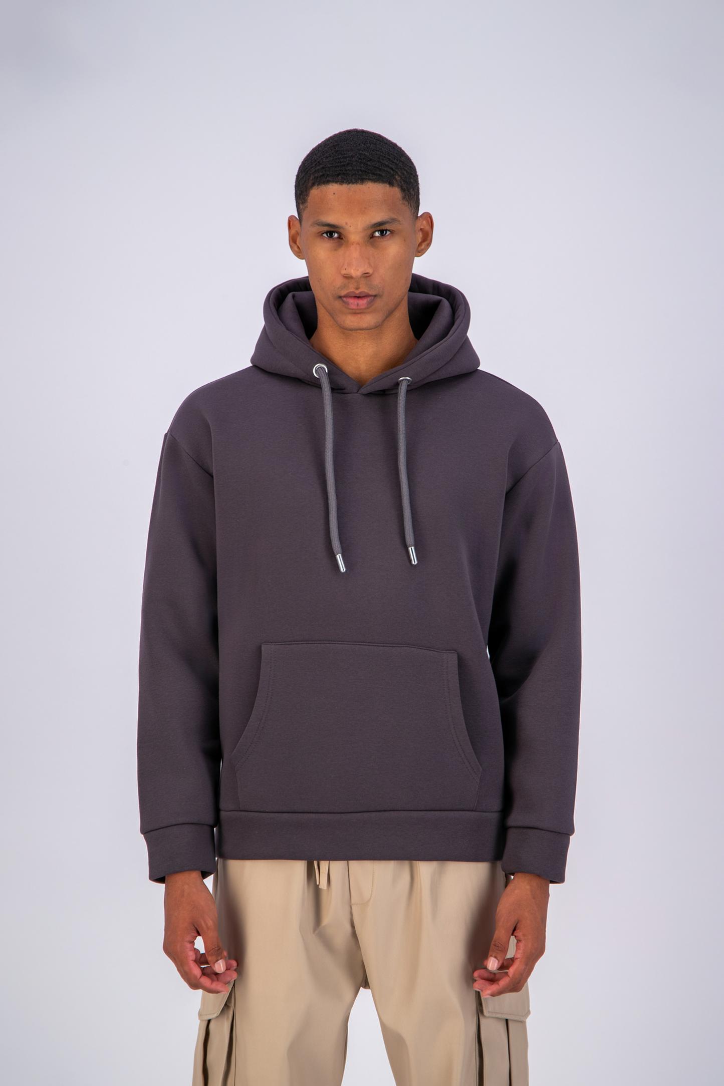 Sweat Uni Antracite Oversize – Simplicité Urbaine, Confort Premium