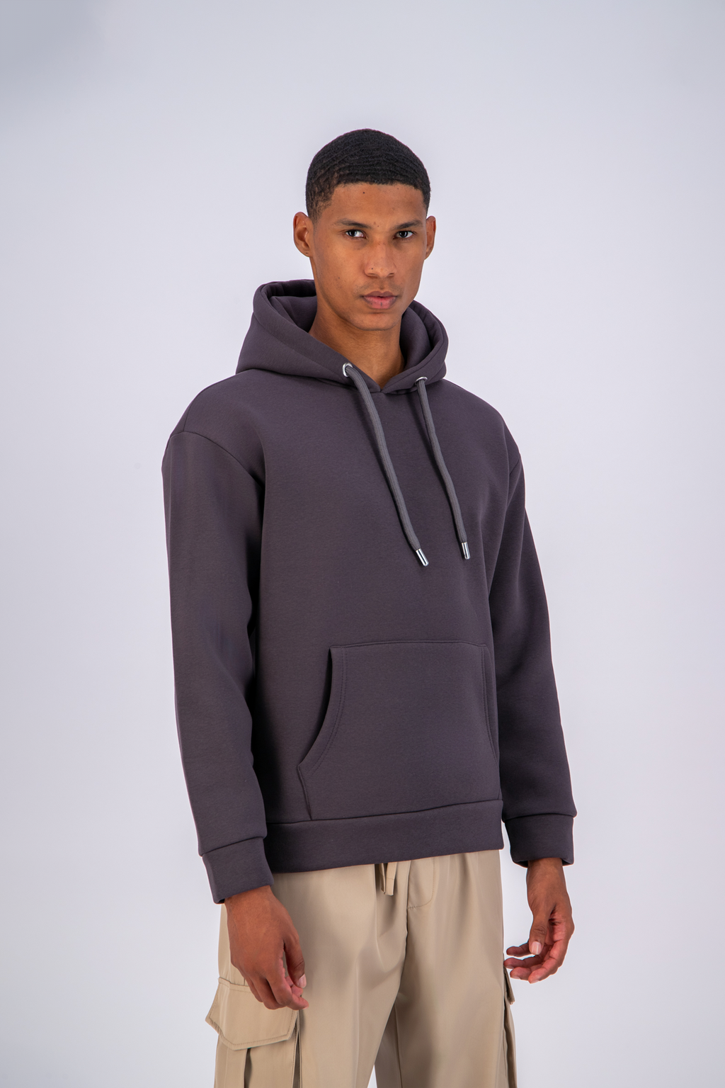 Sweat Uni Antracite Oversize – Simplicité Urbaine, Confort Premium