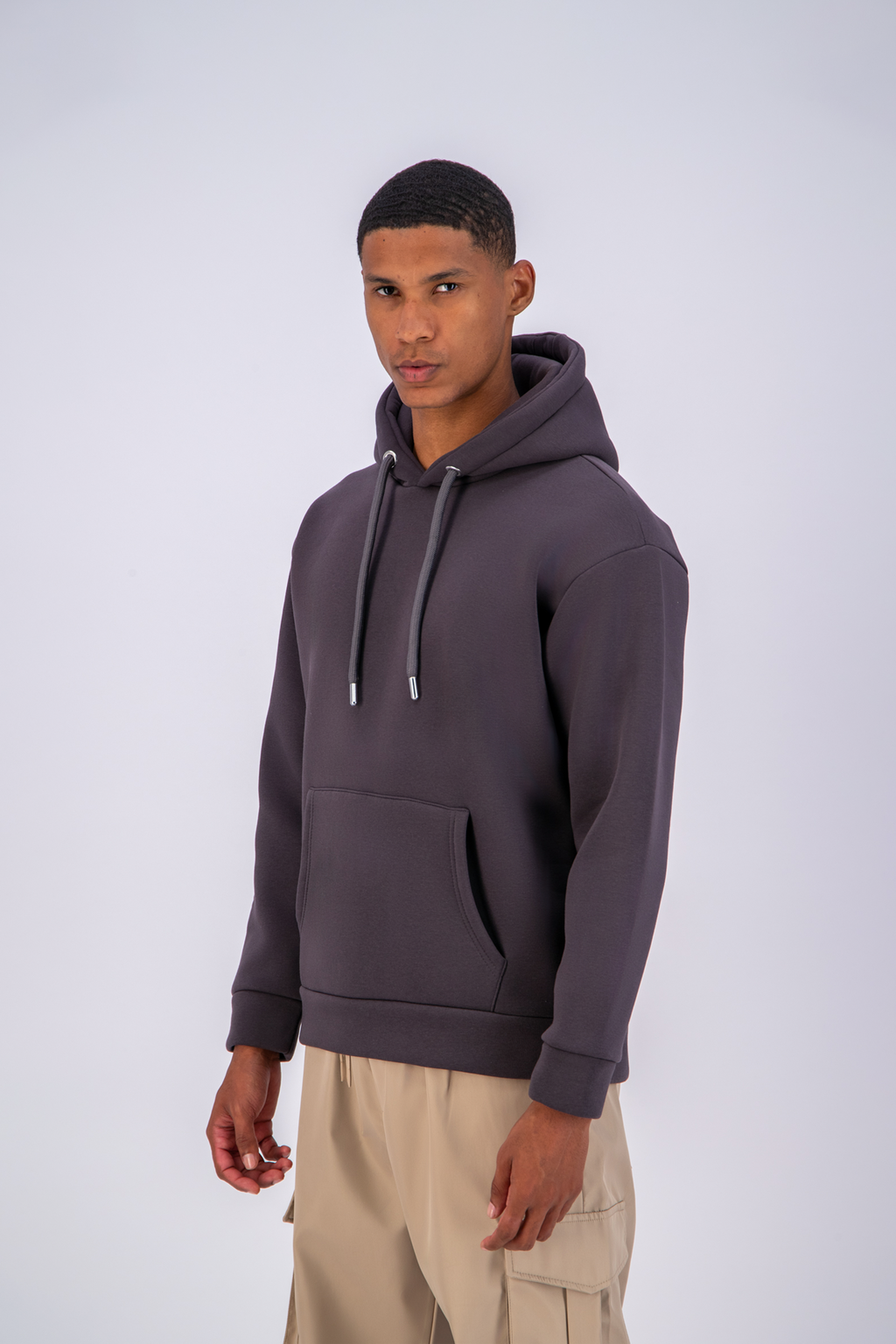 Sweat Uni Antracite Oversize – Simplicité Urbaine, Confort Premium