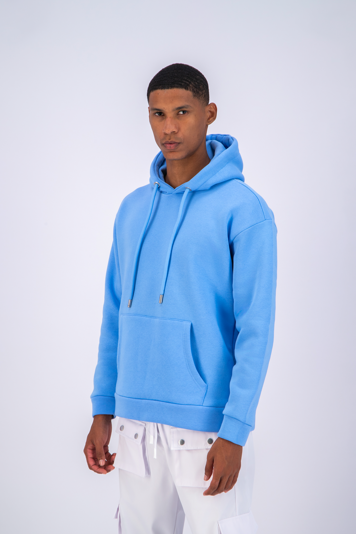 Sweat Uni Bleu Oversize – Simplicité Urbaine, Confort Premium
