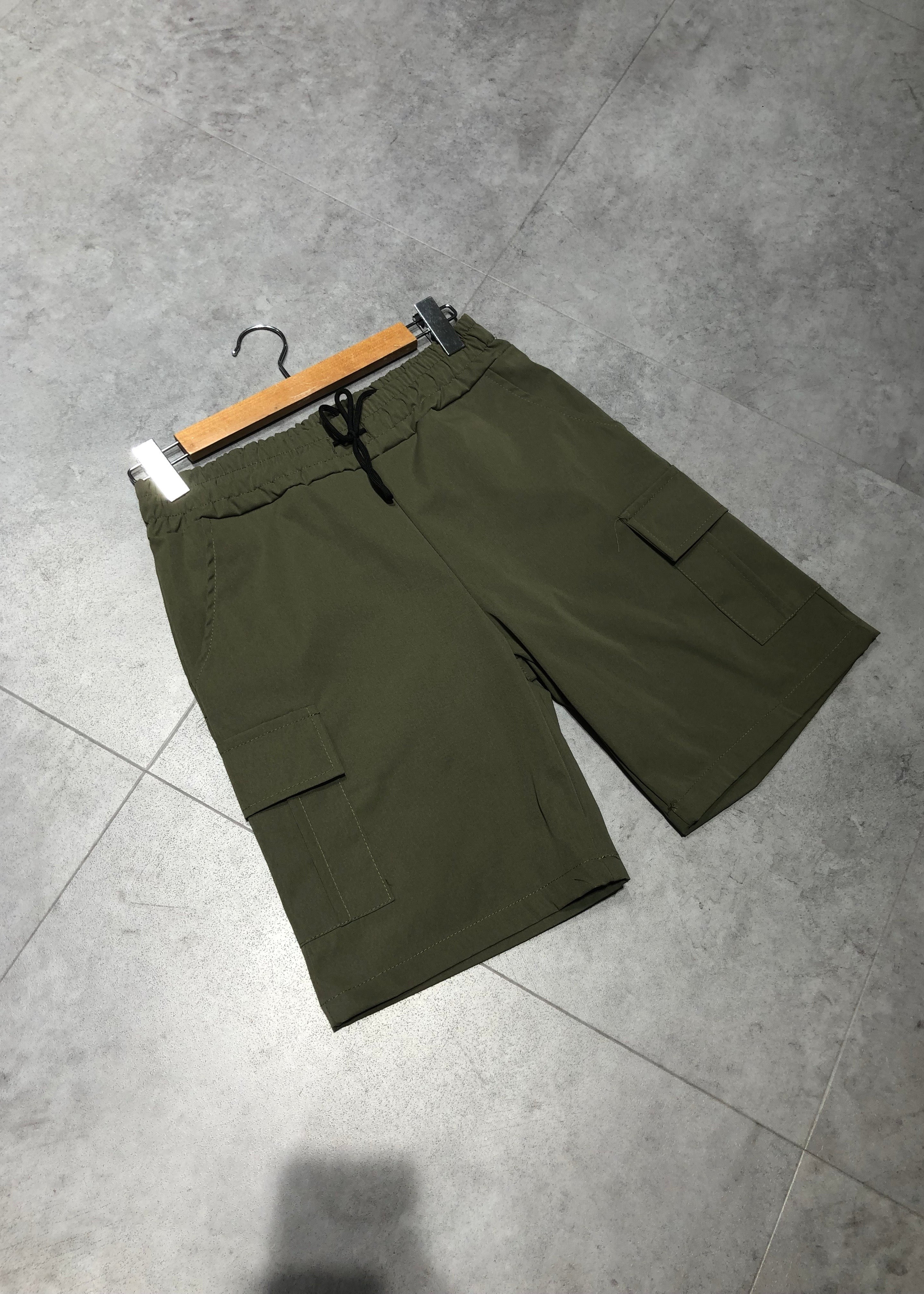 Short Moscou Kaki :  Silence, Réseau & Style