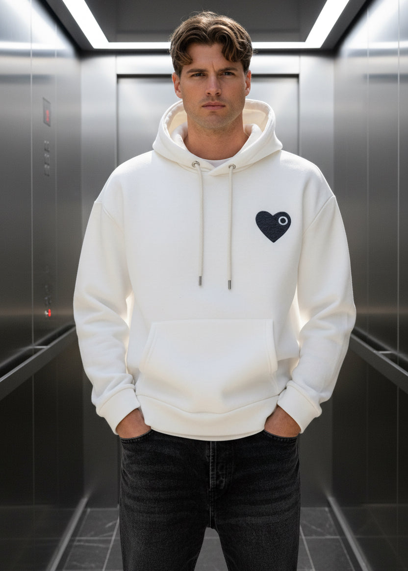 Sweat LOVE Blanc : Coeur Anthracite & Style minimaliste