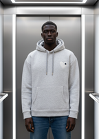 Sweat LOVE Gris : Coeur Blanc & Style minimaliste