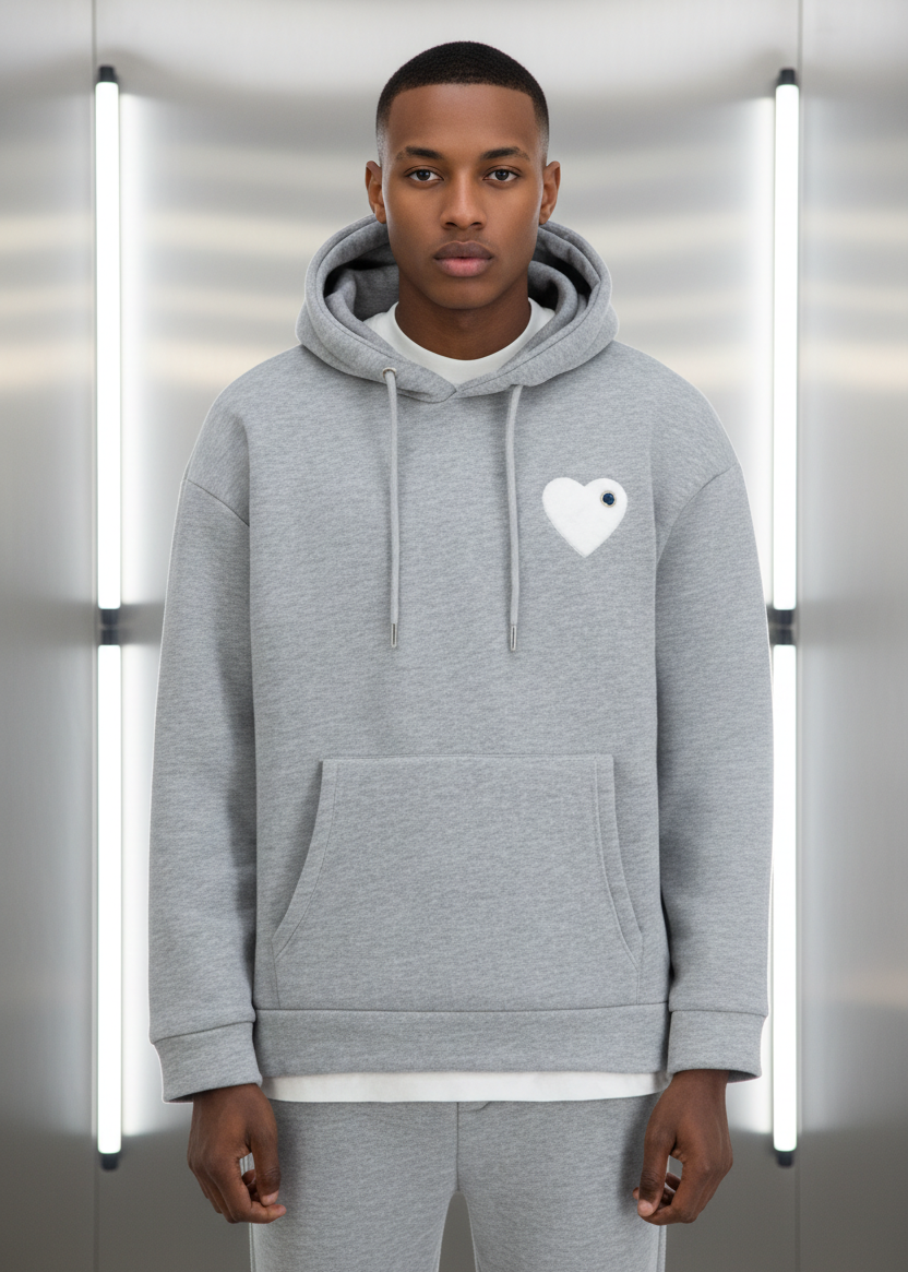 Sweat LOVE Gris foncé : Coeur Blanc & Style minimaliste