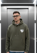 Sweat LOVE Vert : Coeur blanc & Style minimaliste