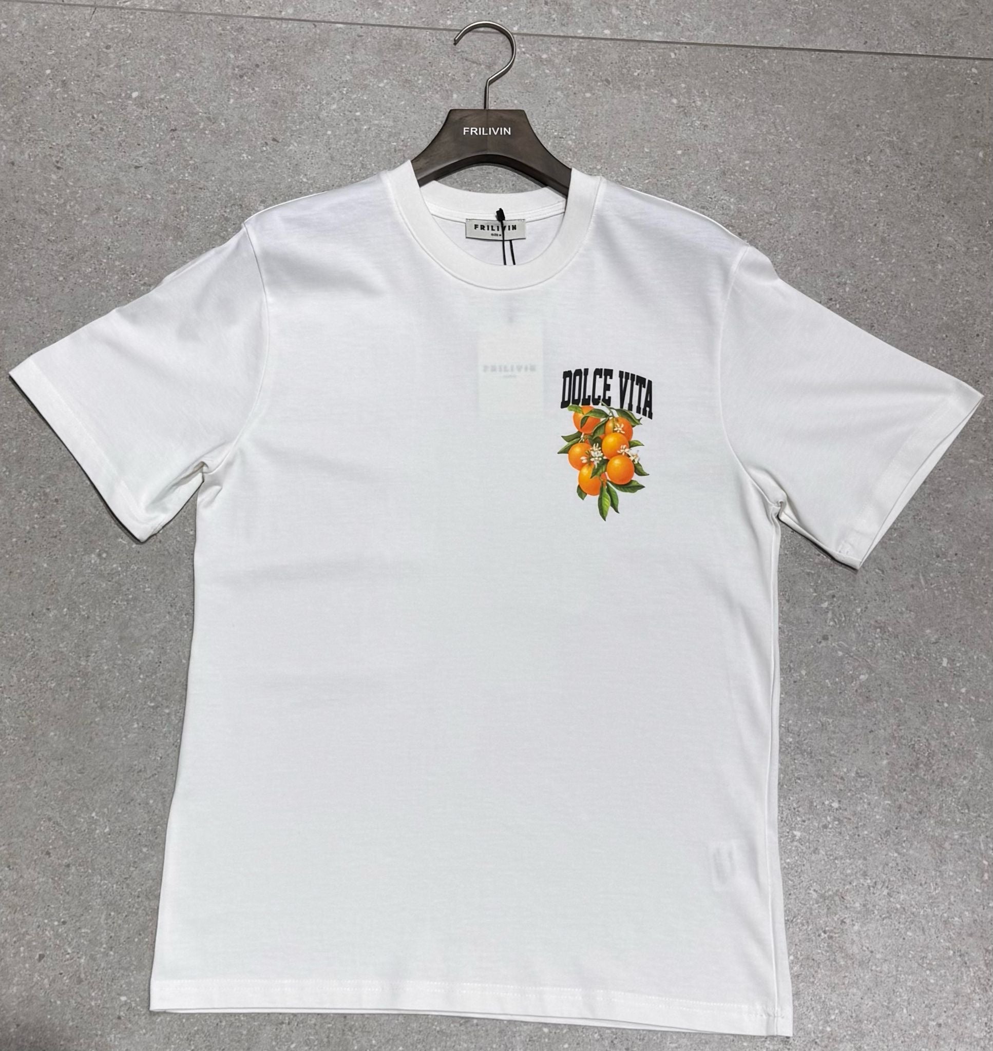 T-shirt Dolce Vita Blanc – Style Urbain et Minimaliste