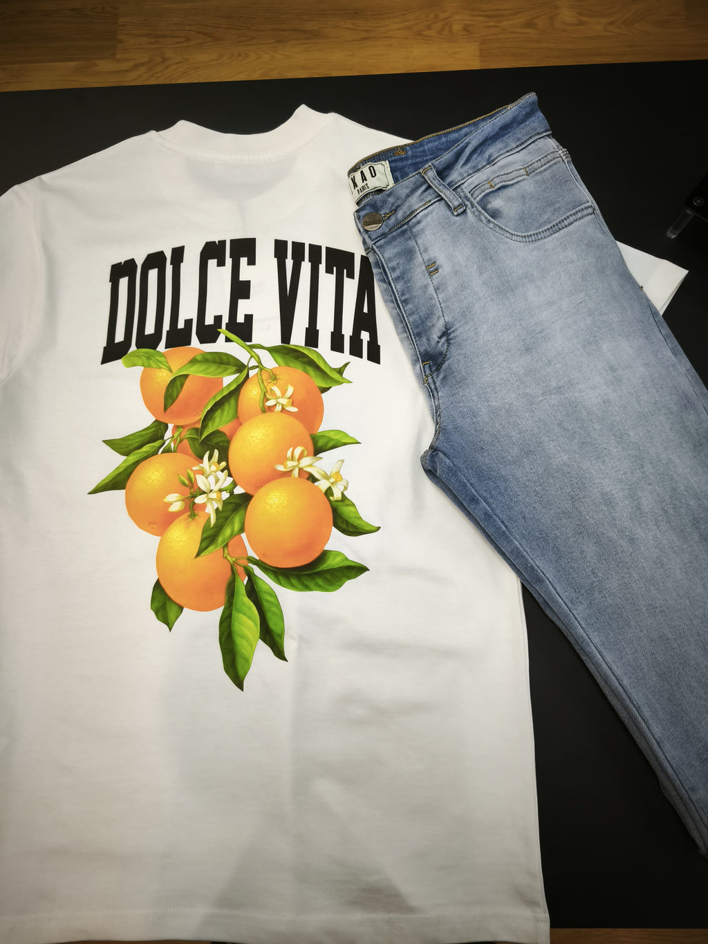 T-shirt Dolce Vita Blanc – Style Urbain et Minimaliste